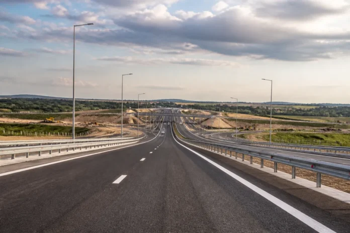 A7 București-Bacău, aproape completă. Cât durează drumul până în Moldova A7 București-Bacău, aproape completă. Cât durează drumul până în Moldova