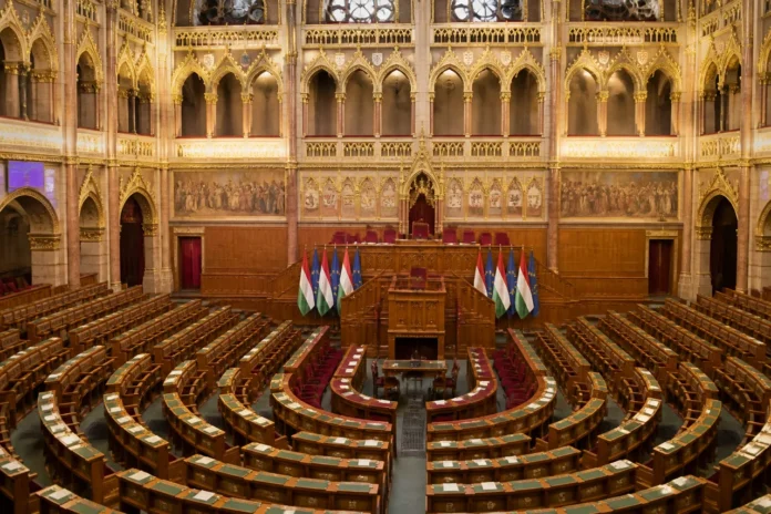 András Baka, omul înlăturat de Orbán, devine noul Președinte al Ungariei András Baka, omul înlăturat de Orbán, devine noul Președinte al Ungariei