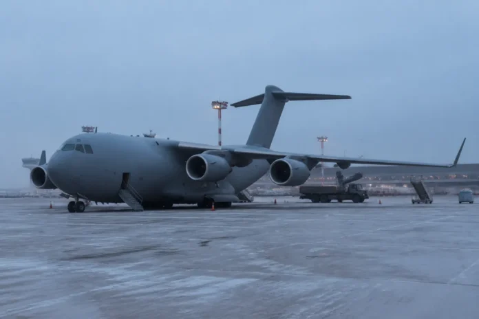 Avion militar american a aterizat la Moscova. Reacția Kremlinului Avion militar american a aterizat la Moscova. Reacția Kremlinului