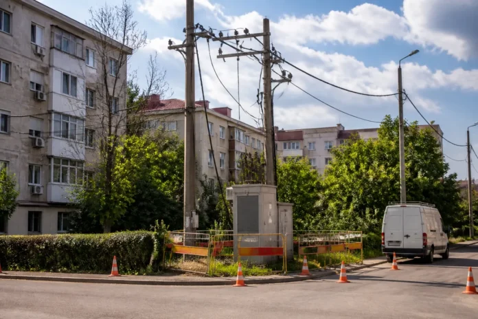 Întreruperi de curent în Olt, între 24 și 28 august. Zonele afectate Întreruperi de curent în Olt, între 24 și 28 august. Zonele afectate