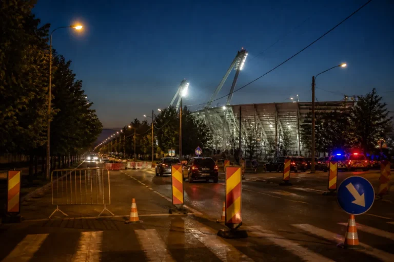 Restricții de circulație în Ploiești, lângă stadionul „Ilie Oană”, la meciul Petrolul