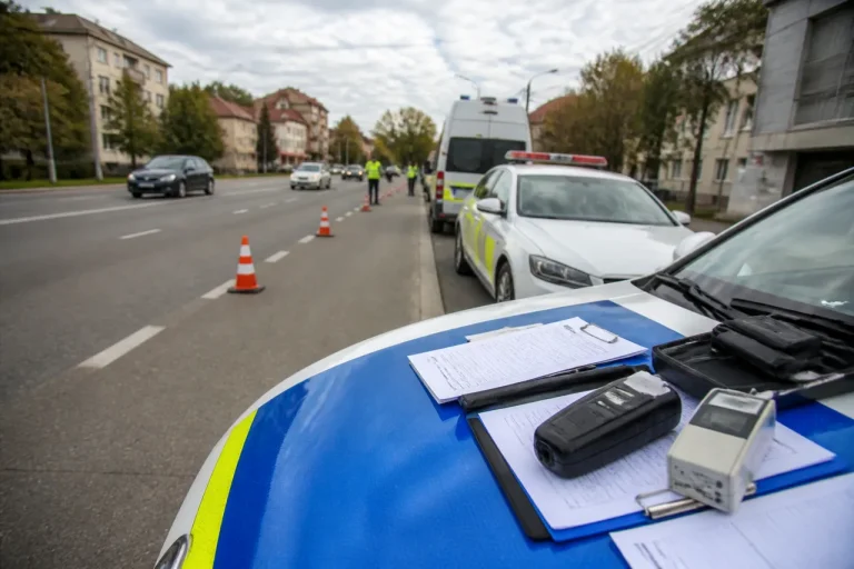 Acțiune rutieră în Neamț: 20 de șoferi au rămas fără permis, iar polițiștii au dat peste 100 de amenzi
