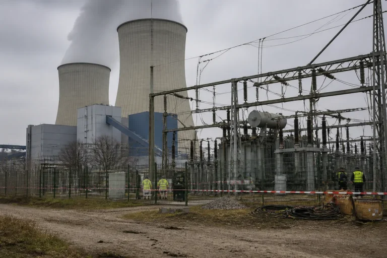 Dispozitive explozive găsite la o stație electrică din Brandenburg
