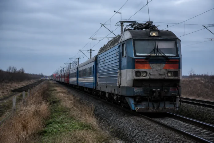 Kremlinul amenință cu noi atacuri după lovirea unui tren ucrainean lângă Polonia