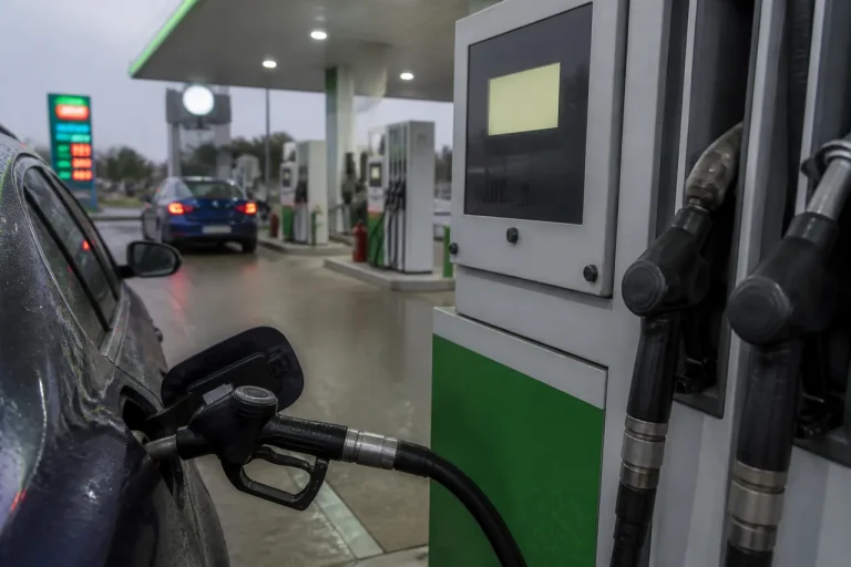 Petrom ajunge la 9,97 lei pe litrul de motorină după reducerea accizei