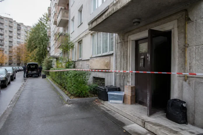 Rapperul suedez Haval Khalil, prins în București cu arme și vestă antiglonț Rapperul suedez Haval Khalil, prins în București cu arme și vestă antiglonț