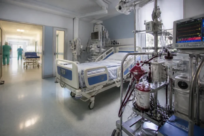 Trei tineri au fost salvați cu ECMO după intervenții medicale în mai multe orașe Trei tineri au fost salvați cu ECMO după intervenții medicale în mai multe orașe