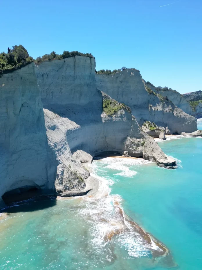 Cinci destinații pentru o vacanță ieftină în octombrie, la două ore de București Cinci destinații pentru o vacanță ieftină în octombrie, la două ore de București