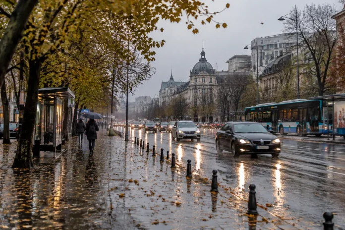 De la 29 la 15 grade în Capitală: România intră sub ploi și frig De la 29 la 15 grade în Capitală