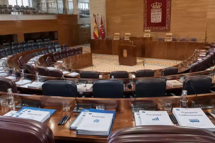 Familiile numeroase din Madrid îi reunesc pe reprezentanții PP, Vox, PSOE și Más Madrid Familiile numeroase din Madrid îi reunesc pe reprezentanții PP, Vox, PSOE și Más Madrid