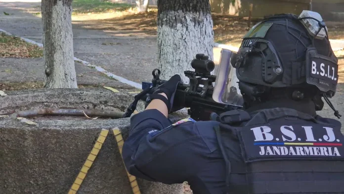 Forțe speciale și negociatori FBI, la exercițiul internațional din Târgoviște Forțe speciale și negociatori FBI, la exercițiul internațional din Târgoviște